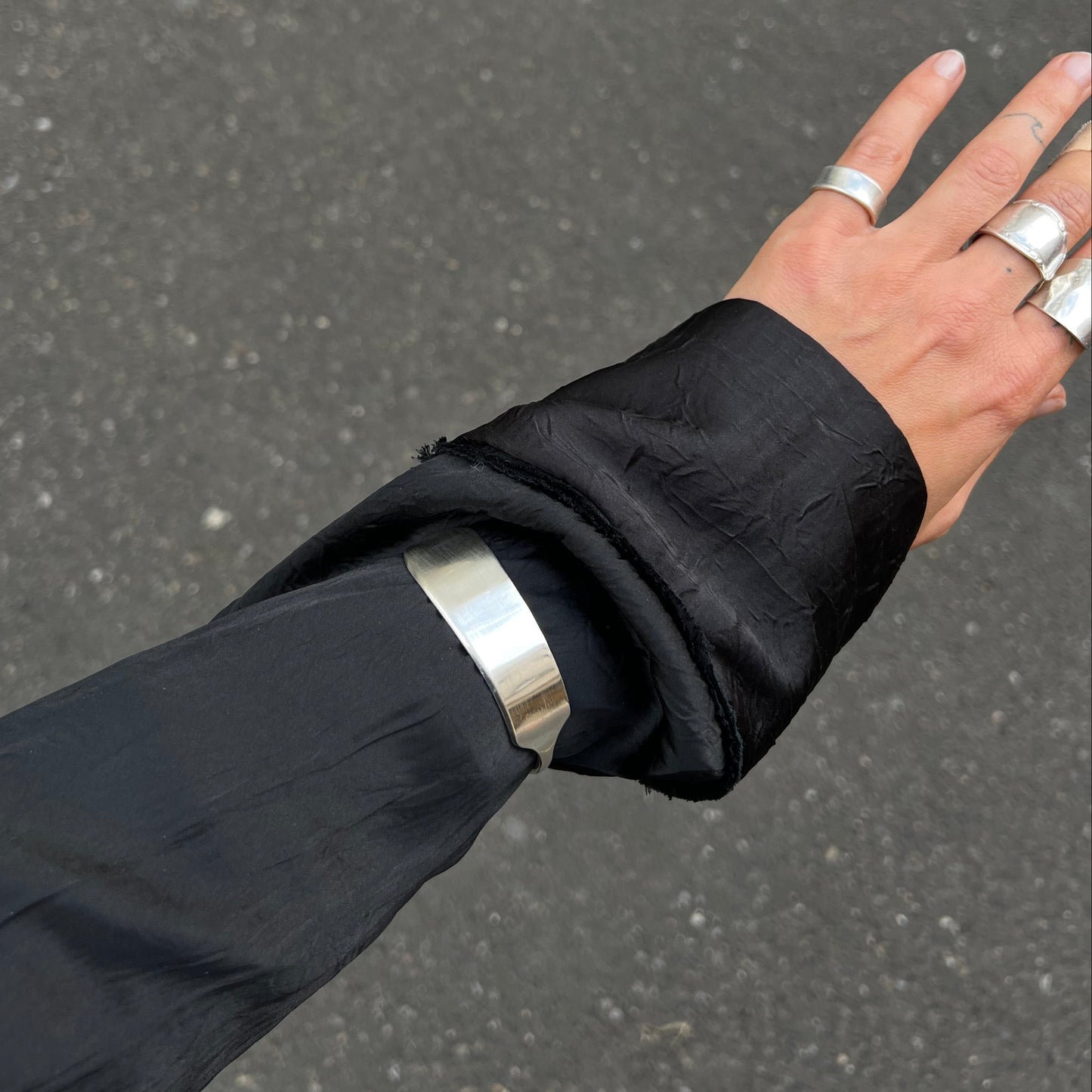 Desert knife bracelet 001