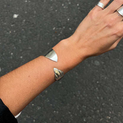 Desert knife bracelet 002